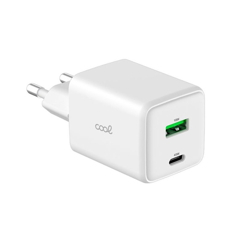 Adaptador Tipo-C con 45W carga rápida con  2 puertos Tipo C USB-A.